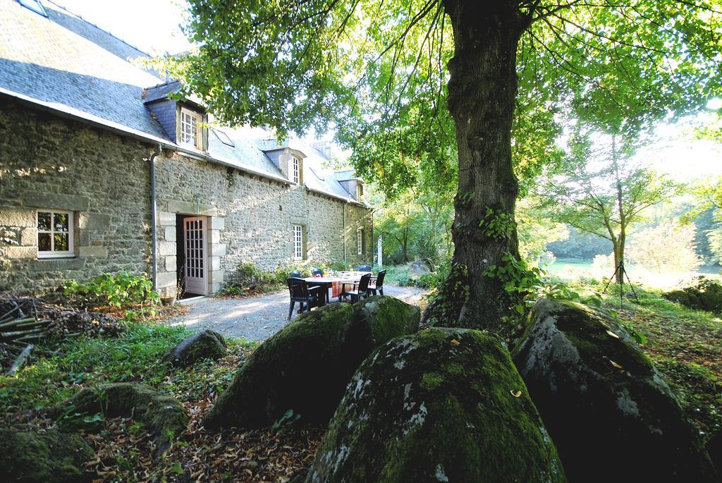 La Grande Sauvagere Bed and Breakfast Saint-Pierre-de-Plesguen Exteriör bild