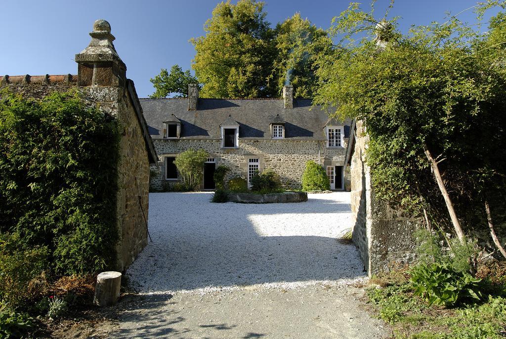 La Grande Sauvagere Bed and Breakfast Saint-Pierre-de-Plesguen Exteriör bild